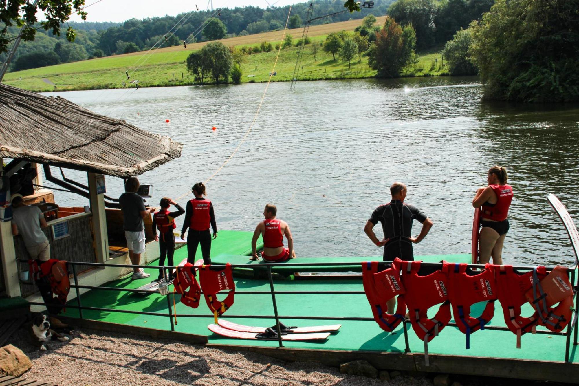 Fh "Baeren Ecke" Am See Im Hessischen Bergland Kirchheim  Esterno foto