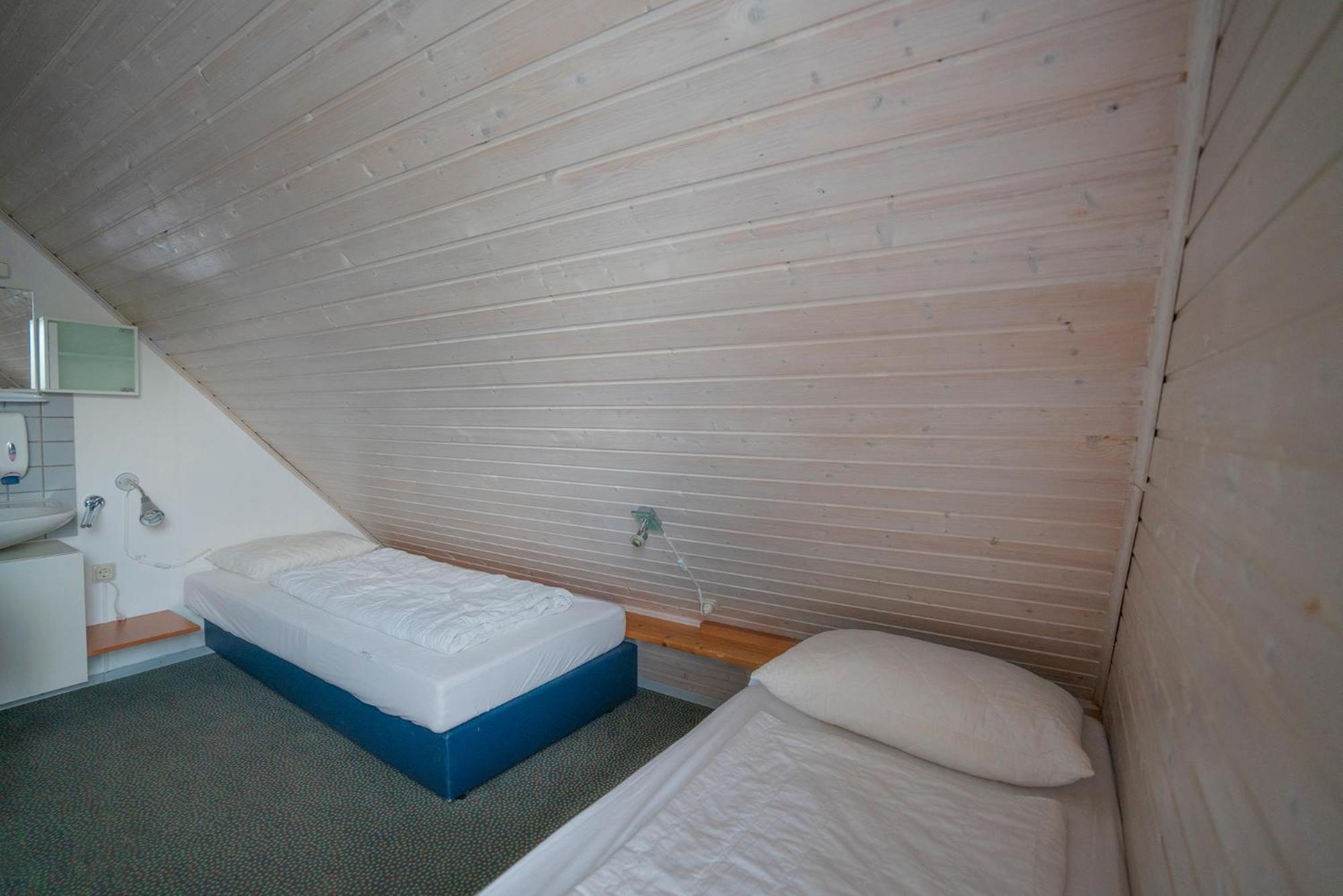 Fh "Baeren Ecke" Am See Im Hessischen Bergland Kirchheim  Esterno foto