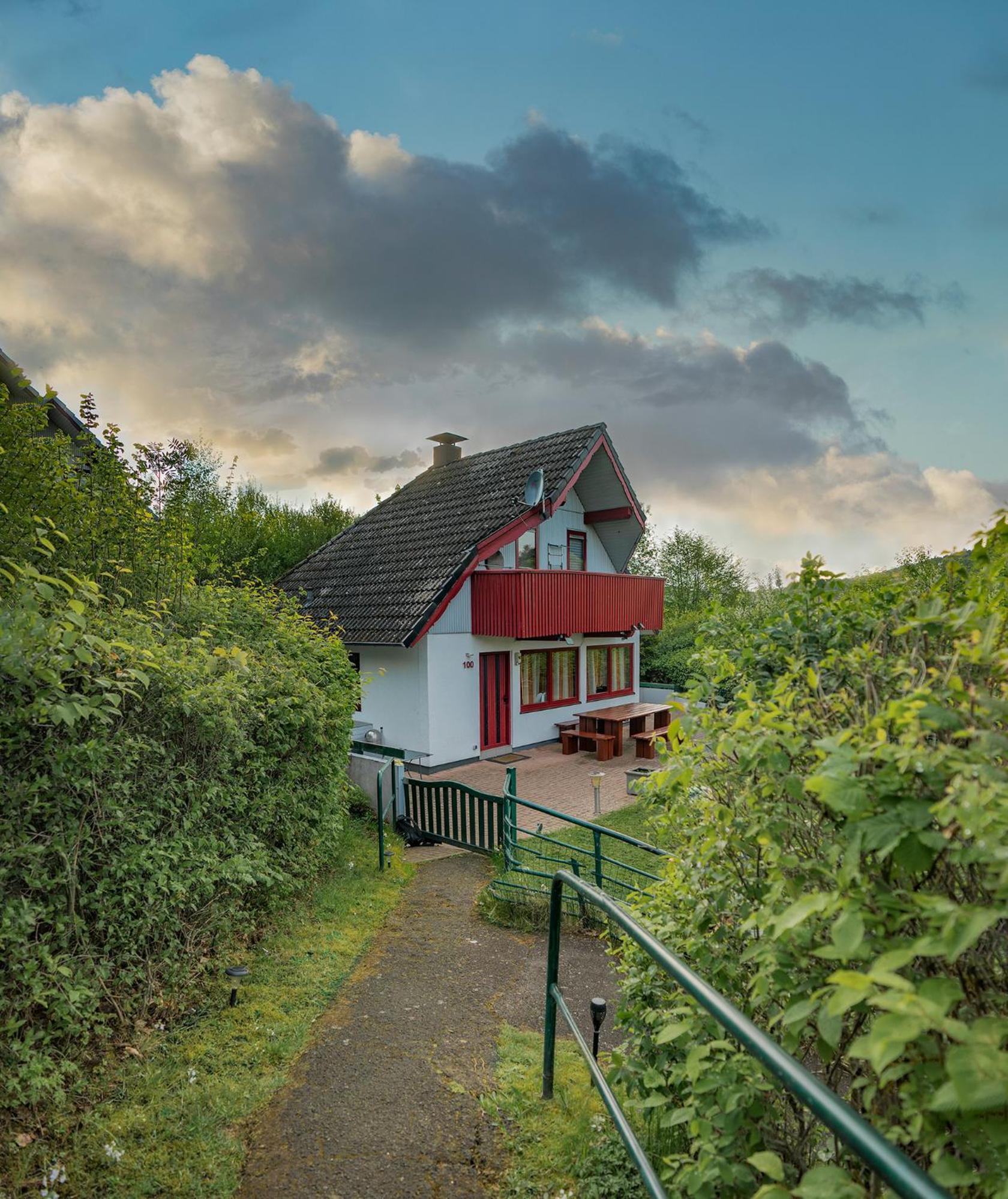 Fh "Baeren Ecke" Am See Im Hessischen Bergland Kirchheim  Esterno foto